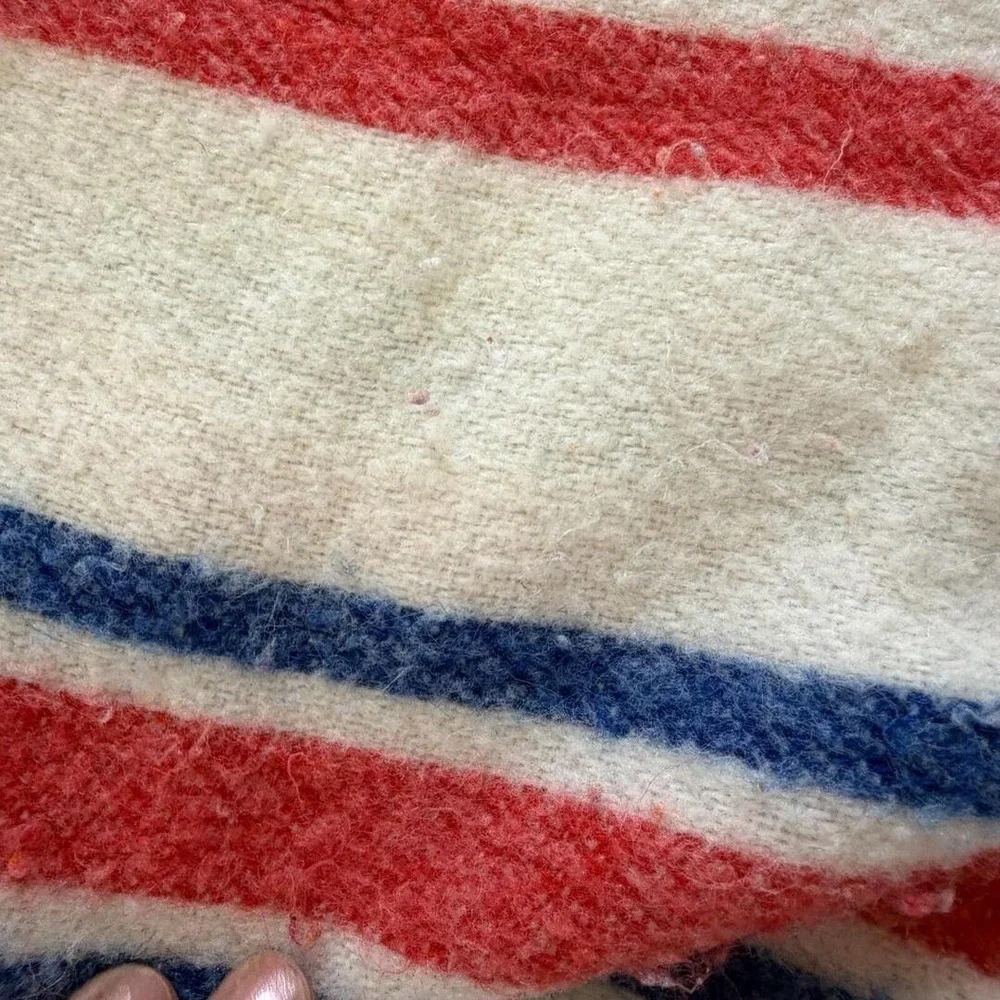 VTG Stevens Utica Acrylic Red White& Blue Stripes USA Soft Lightweight Fleece